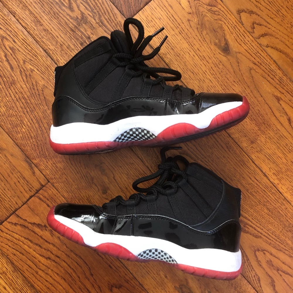 2011 youth Jordan XIs / Jordan 11s retro concord black and red, worn once